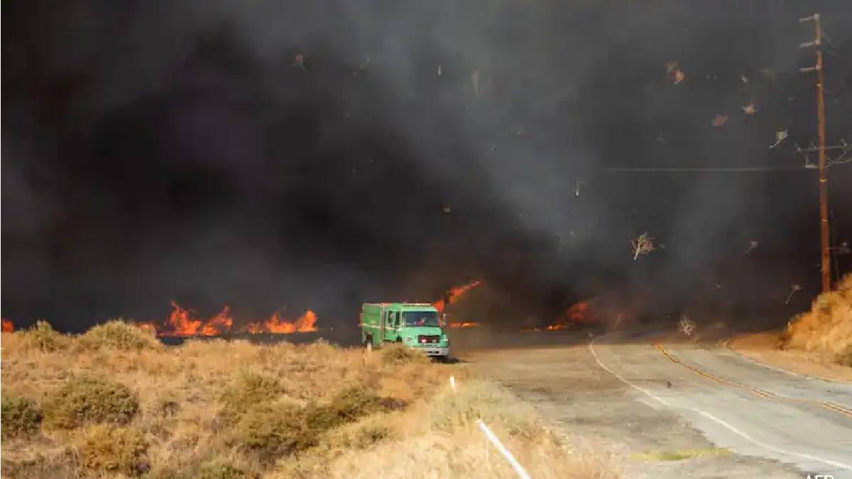 fire erupts in los angeles