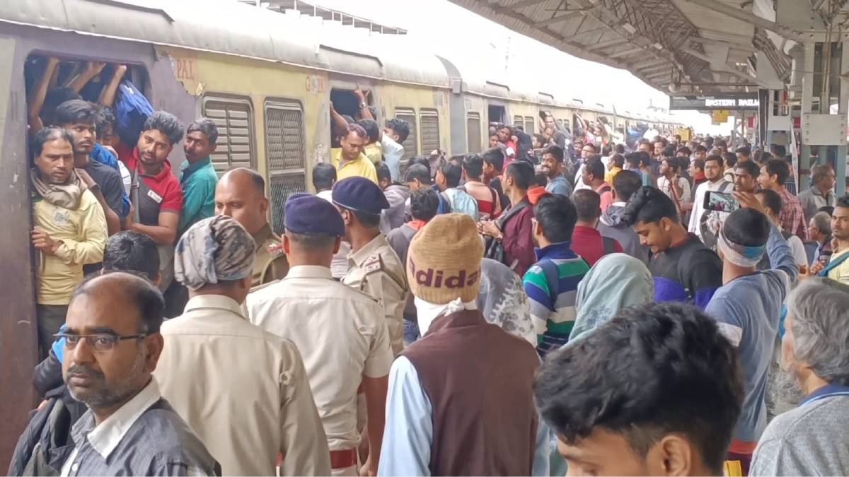 sealdah south section passengers are in trouble