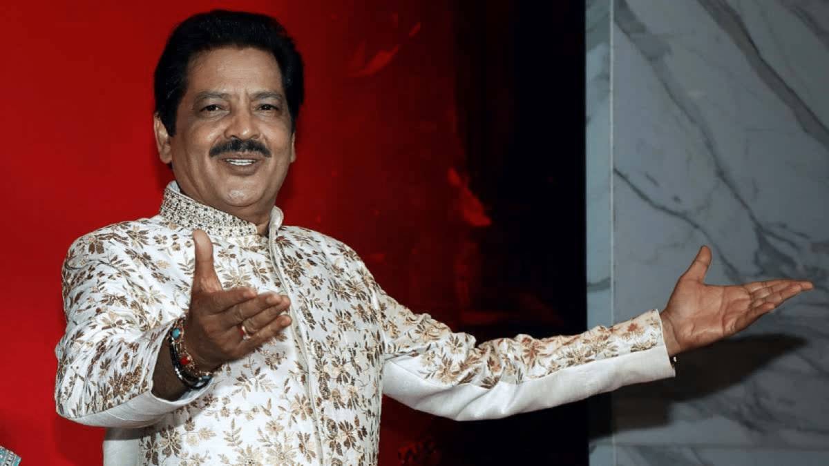 playback singer Udit Narayan defends himself amid backlash over viral kiss videos with fans 