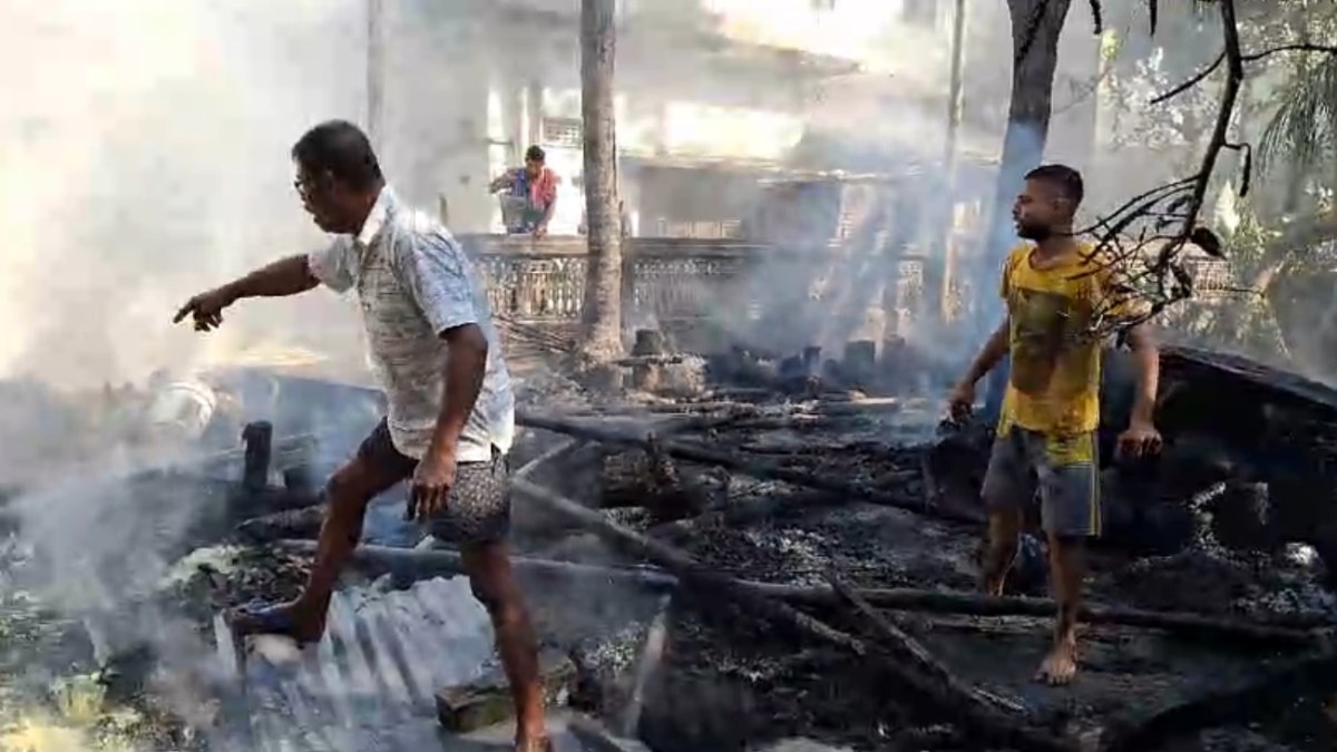 Explosion in a firecracker factory in Kalyani, several died gnr