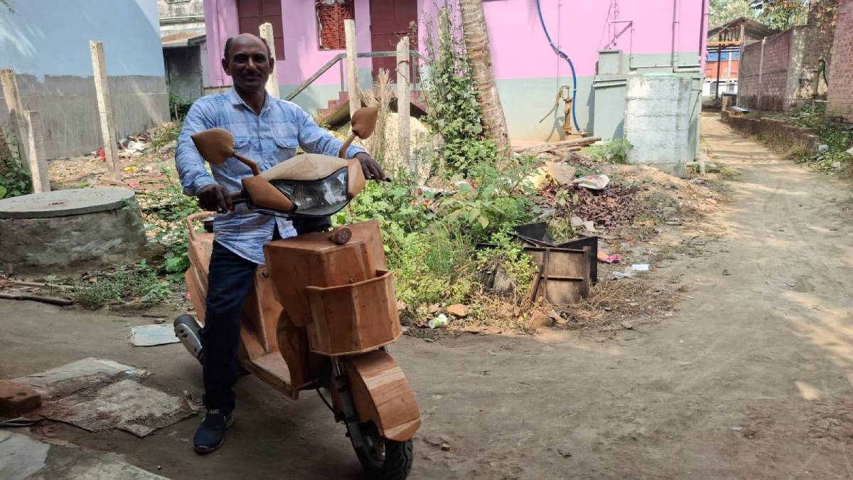 scooty prepared in mahogany tree wood